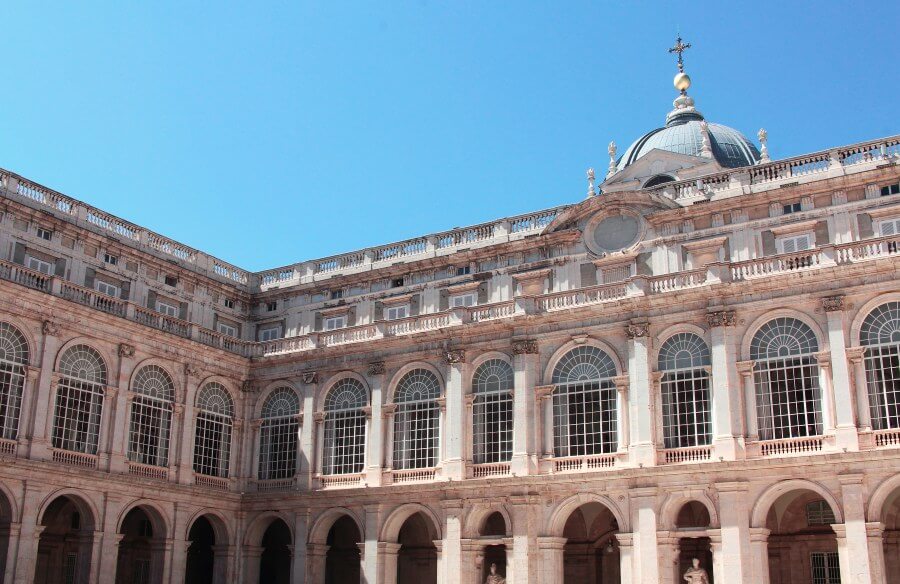 Pałac Królewski w Madrycie zblizenie
