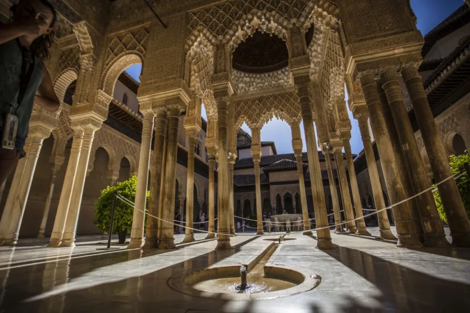alhambra wnętrze